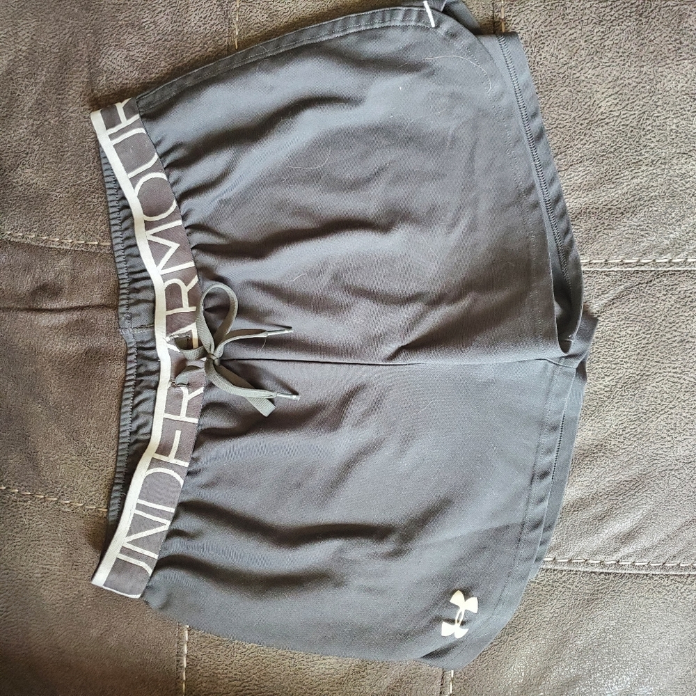 Underarmour loose shorts